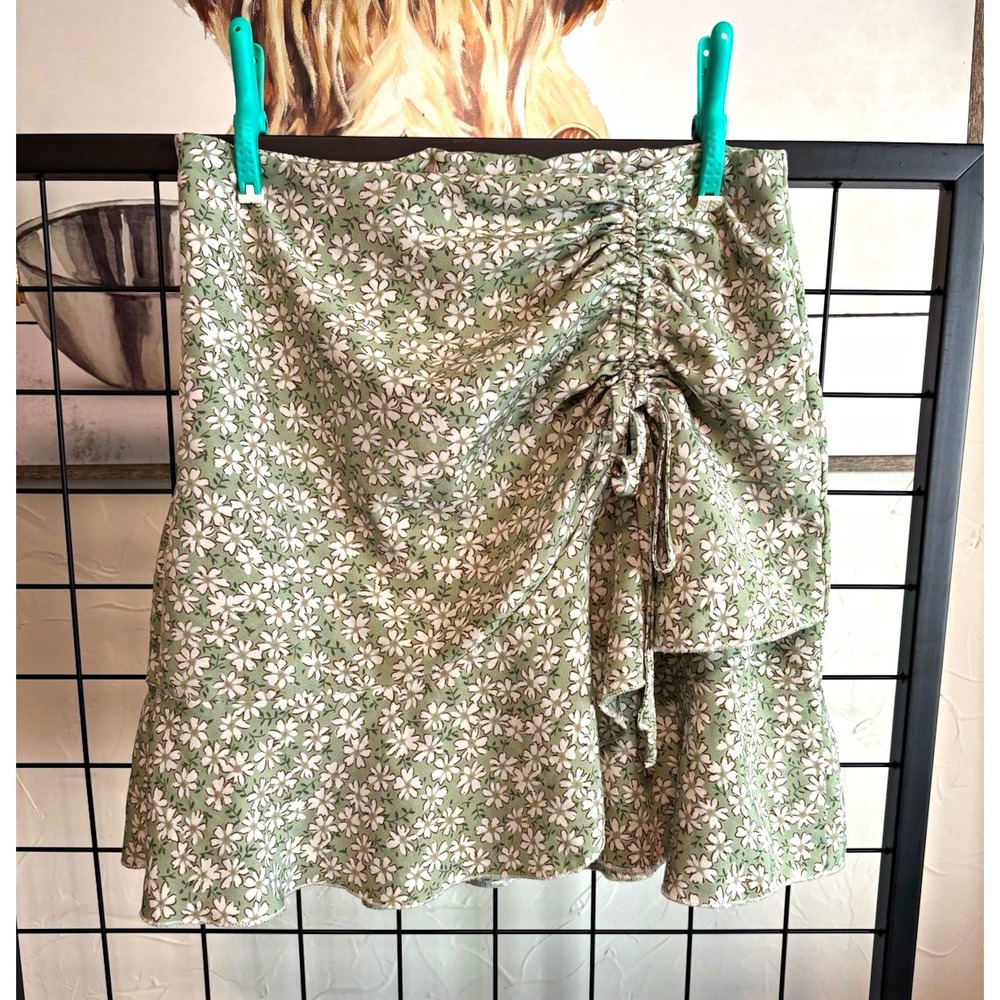 SHEIN Floral Ruched Mini Skirt Womens Size S Green White Boho Coastal Chic Trend